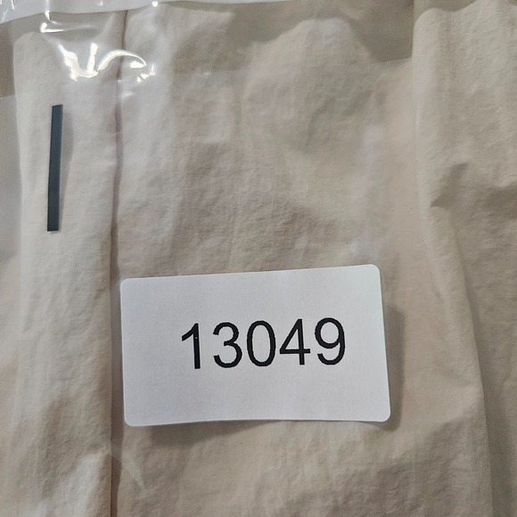 NWT Antonio Melani‎ Gym Workout Shorts Women XL Elastic Waist Inner Pants Cream - Picture 11 of 11